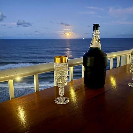 Absolutely Stunning! On The Beach !!! โกลด์โคสต์ ภายนอก รูปภาพ